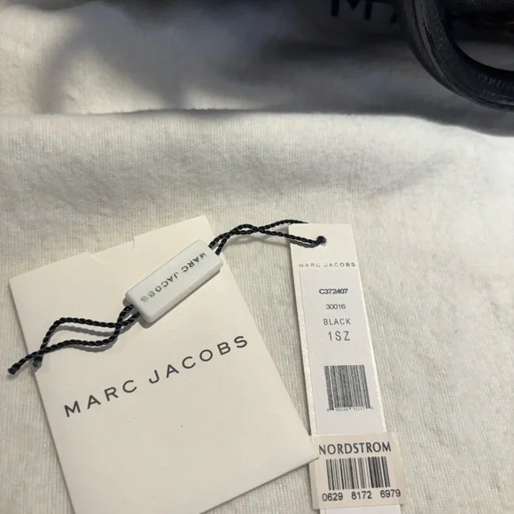 Marc Jacobs Black Quilted Shoulder Bag with matching wallet - Picture 3 of 13